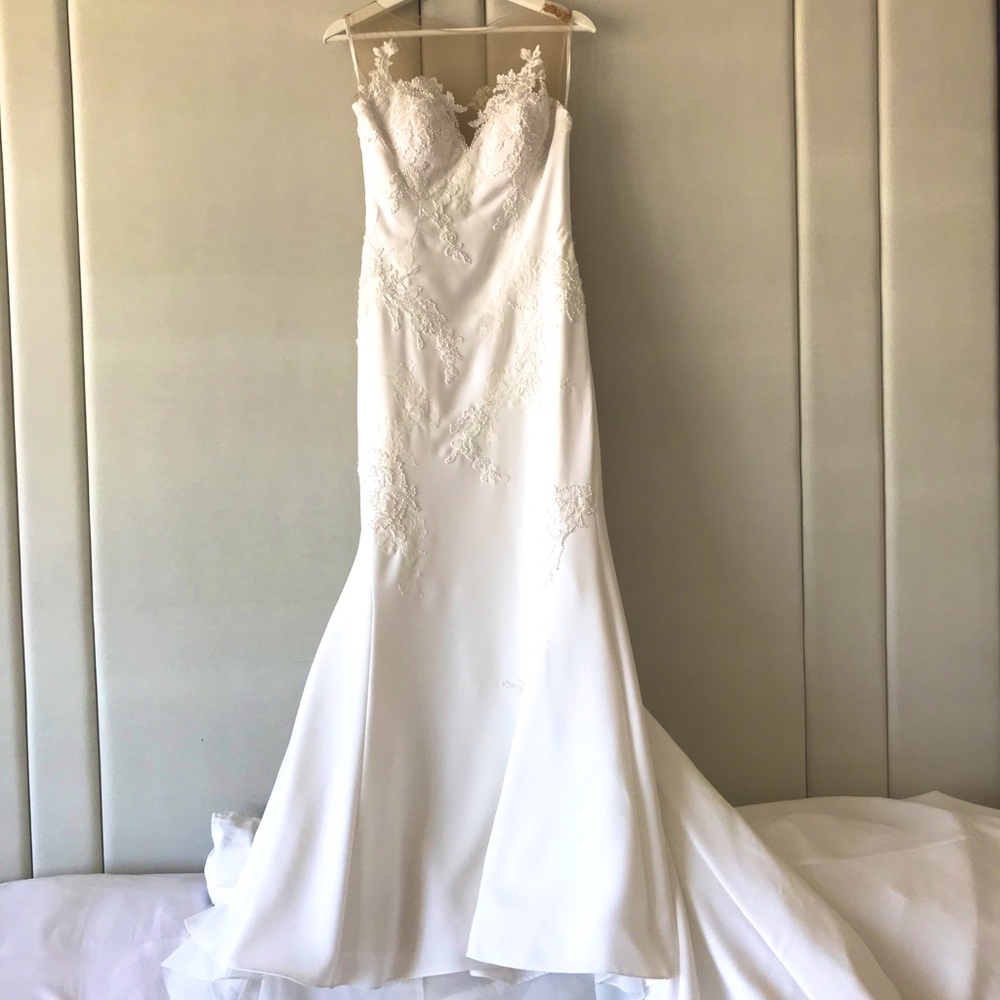 Pronovias Plisa Wedding Dress - Picture 1 of 5